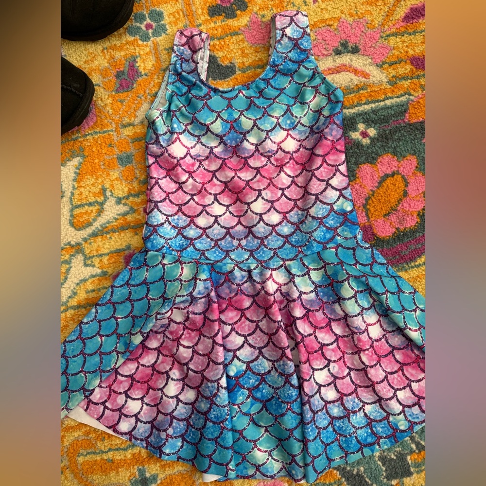 NWOT mermaid Patterned leotard/Swimsuit- girls 6/8